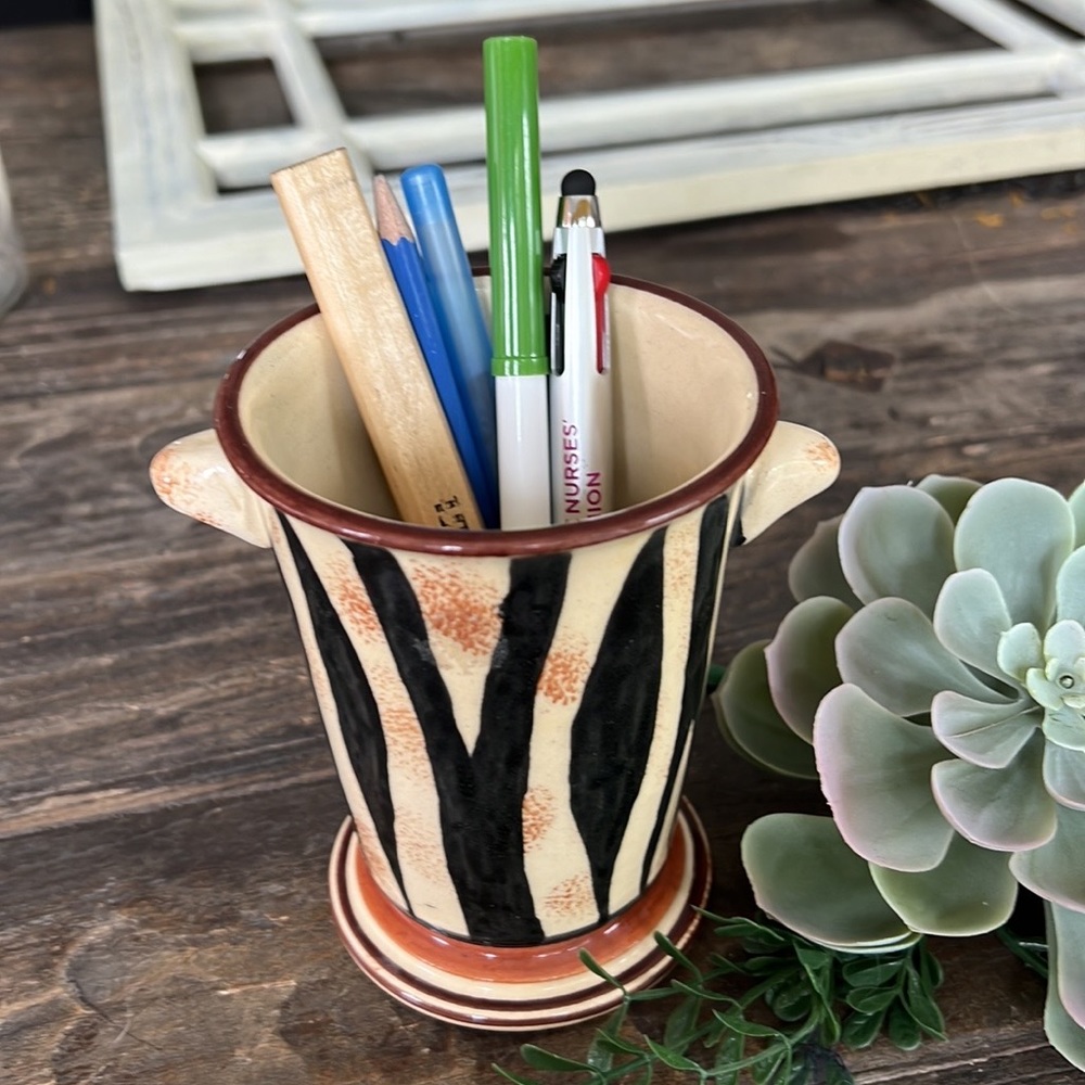 🎁4/$25 - HAND-PAINTED animal print pottery from Zimbabwe